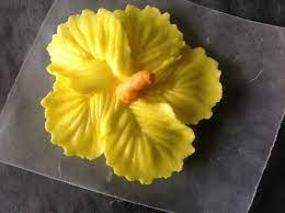 Apr 06, 2021 · flowers from florists or grocery stores have been treated with pesticides and should not be eaten unless labeled as edible. Royal Icing Hibiscus Cake Decoration Royal Icing Flowers Hibiscus Cake Royal Icing