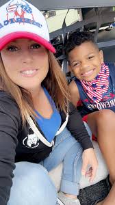 I know it's a stretch to be out here, however it's a friends daughter.  Please keep a look out  https://m.facebook.com/story.php?story_fbid=10211694342473207&id=1806841025