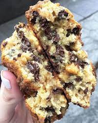 How To Make The Best Chocolate Chip Cookies According To 5 Expert Bakers Huffpost Chocolate Chip Cookies Best Chocolate Chip Cookie Cookie Recipe Uk