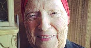 Lisa Landi's Instagram, Twitter & Facebook