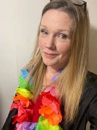 Deborah Deegan's Instagram, Twitter & Facebook