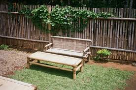 Giardino in stile etnico fai da te con tappeti, piante e candele. Mobili Fai Da Te Per L Esterno Tante Idee Per Il Giardino