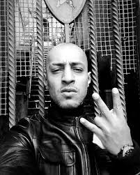 CHI E' QUESTO G-LU...???????????...