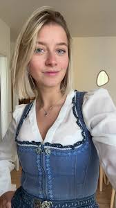 Dirndl und das beliebte Lied von Peter Lieb