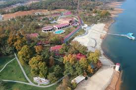 Well, we don't know all the places he lives, but it's probably safe to say that he has multiple residences, with at least 1 in pyongyang, and the ryongsong residence, which is the presidential palace and likely. Kim Jong Un Guides Scientists Rest Home Kfausa Org