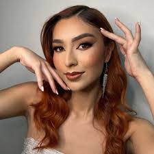 Dayana Arroyo's Instagram, Twitter & Facebook