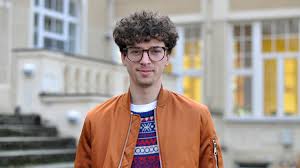 As metal is related with the color white, it's a white metal ox year, and the lucky color for 2021 is symbolized by color white, golden and silver. Herec Jan Cina Nadabovat Dasu Z Mostu Byla Skoro Vedecka Zalezitost Radio Dab Praha