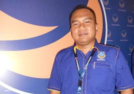 Russian cosmonaut yuri gagarin driving through the streets of london in a convertible with a personalised number plate 'yg 1'. Nasdem Komitmen Dukung Gagarin Di Pilbup Pacitan Pacitanku Com