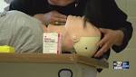  Midstate residents learn how to administer Narcan spray kit