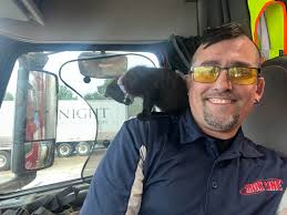 Show me your cat's style of sleeping 😂😂😂