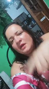 Desse jeitinho mesmo bem menininha....