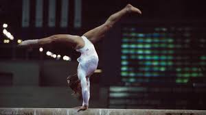 At 14 years of age, she was the the young strug, who at 1.4m cut a diminutive figure even among her fellow gymnasts, enjoyed a. Die Grossen Olympia Geschichten Kerri Strug Schmerzhafter Sprung In Den Amerikanischen Traum Eurosport