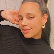 Dahiana Mercado's Instagram, Twitter & Facebook