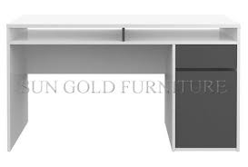 Ein schreibtisch mit schubladen gibt ihnen die möglichkeit, dokumente und arbeitsutensilien gut unterzubringen. China Neues Design White Kleine Billige Buro Computer Schreibtisch Sz Od460 Kaufen Guter Buroschreibtisch Auf De Made In China Com