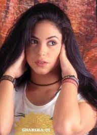 Shakira dropped a new single and debuted a new look at the same time. Pin On 80s 90s