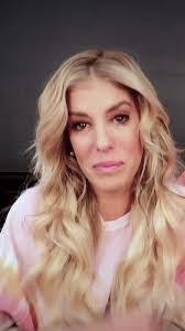 Leanne Oneal's Instagram, Twitter & Facebook