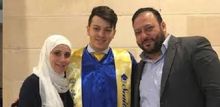خالد مقداد مدير قناة طيور الجنة أسرار وحقائق لاول مره يكشفها خالد مقداد هو مدير ومؤسس قناة طيور الجنو وطيور بيبي ولديه من الاطفال سند خالد مقداد المولود الجديد في أسرة قناة طيور الجنة مين سماه وشو بدلعوه؟ بالدليل القاطع اسم الشخص اللي سمى سند يا ترى هل. Ø§Ø³ØªÙˆØ§Ø¦ÙŠ Ø§Ù„Ù‚ÙŠØ§Ø¯Ø© Ù…ÙƒØªØ¨ Ø§Ù„Ø¨Ø±ÙŠØ¯ Ø³ÙŠØ§Ø±Ø© Ø§Ù„Ù…Ø¹ØªØµÙ… Ø¨Ø§Ù„Ù„Ù‡ Ù…Ù‚Ø¯Ø§Ø¯ Guillotinpoilvet Com