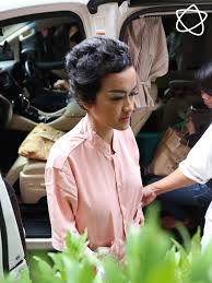 Pelantun belah duren ini sedang berada diluar kota karena ia sedang ada urusan pekerjaan. Julia Perez Turut Sedih Atas Kondisi Yana Zein News Entertainment Fimela Com