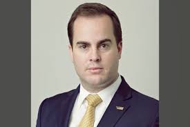 Mills Oakley elevates 17 to senior positions