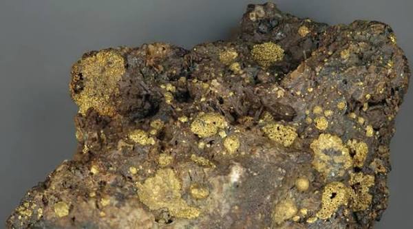 Pb 5 Au(Sb,Bi)Te 2 S 6 ). Silver also occurs in some Cripple Creek  minerals, including sylvanite, petzite, krennerite, hessite