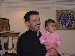 ملا باسم الكربلائي مع بنته baby face inspiration face