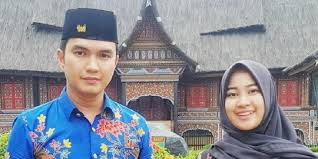 View our weekly specials, find recipes, and shop quality brands in store or online. Resmi Melamar Kekasih Ini 5 Potret Kebersamaan Aldi Taher Dan Salsabillih Merdeka Com