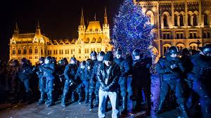 A franciaországi tüntetőkkel rokonszenvező belga megmozdulások nem az üzemanyag adóemelése ellen, hanem a kormány. Tuloratorveny Elhuzodott A Keso Esti Tuntetes Ma Jon A Folytatas Infostart Hu