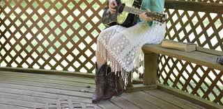 Whatever your style, if you're looking for a dress for a wedding that's as unique as you, you've come to the right place. Best Dresses To Wear With Cowboy Boots At A Wedding Horsey Hooves