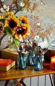 Last week we shared some of our favorite thanksgiving dinner table decor ideas (which can apply to any dinner. 4 Tips To Hosting An Autumn Dinner Party