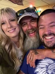 Lori Dahl's Instagram, Twitter & Facebook