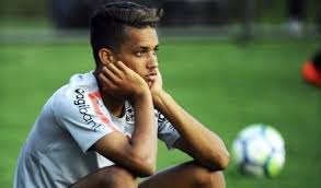 Pedrinho joined corinthians in 2013, after a brief stint at vitória. Pedrinho Ja Tem Data Possivel Para Se Apresentar Ao Benfica Central Do Timao Noticias Do Corinthians