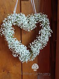 Schleierkraut Herz Romantische Deko Fur Die Stuhle Zur Trauung Vintage Scheunenhochzeit Dotlinge Blumendeko Hochzeit Dekor Hochzeit Blumenschmuck Hochzeit