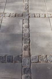 Betongplattor Blandat Med Smagatsten Fran Lilla Villa Vita Pergolan Borjar Garten Pflaster Garten Rustikaler Garten