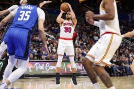 Curry eruption: 56 points and 12 3-pointers