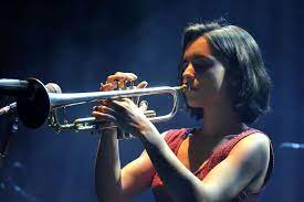 Ho studiato canto jazz al brass group di palermo dal 1997 al 2001 con maria pia de vito. Artiste Di Fama Mondiale Nelle Notti D Estate Del Nora Jazz Festival Sardiniapost It