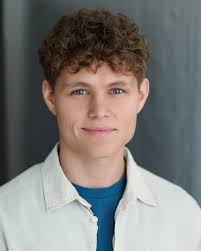 Sandy Eggo 🧇 last summer…good times