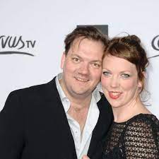 Als kriminalhauptkommissar alexander (sascha) bukow ermittelte hübner seit dem frühjahr 2010 in der hansestadt. Charly Hubner Vom Ehemuffel Zum Uberzeugungstater