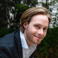 Alex Maclellan's Instagram, Twitter & Facebook