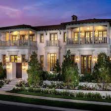 A Mediterranean Mansion In Southern California Lists For 19 8 Million Mediterranean Mansion Mediterranean Homes Modern Mediterranean Homes