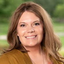 Leanna Swanson's Instagram, Twitter & Facebook