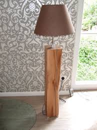 Designer Stehlampe Holz Einzelstuck Mit Bildern Stehlampe Holz Designer Stehleuchten Stehlampe