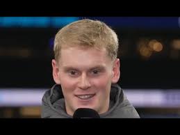 Welcome to Carlton, Lou-Lou Field