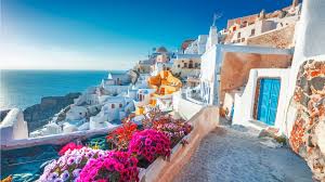 Vacanța de vară în grecia se împarte în trei categorii de sezon: Santorini Tamicris Tours Timisoara