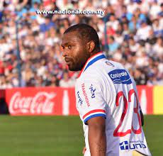 El exfutbolista de godoy cruz david ramírez apuntó ayer contra el presidente del tomba, josé mansur, por el conmocionante suicidio del delantero uruguayo santiago morro garcía. Facebook