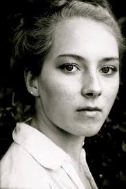 La belle fille avec la miséricorde