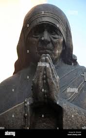 Statue bronze mother teresa hi-res stock photography and images