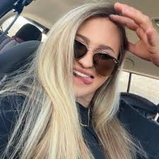 Leah Thibodeaux (@leahthib)