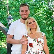 К слову, несмотря на комплименты маркони, лера не поддалась его уговорам написать оскорбительные комментарии звездным коллегам. Lera Kudryavceva Opublikovala Nezhnoe Foto S Muzhem Vokrug Tv