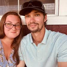 Do anybody kid play with their 💩 if so how did you get them to stop?