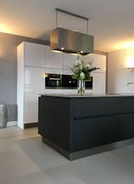 de miele inbouwapparatuur sluit mooi aan op het donkere eiland keukendealer www wildhagen nl keuken ontwerp keuken ideeen modern keuken interieur